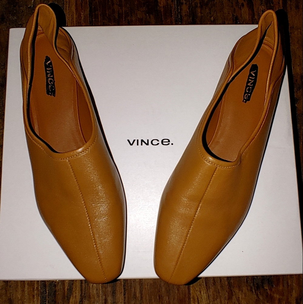 Vince Branine Ballet Flats in Brown